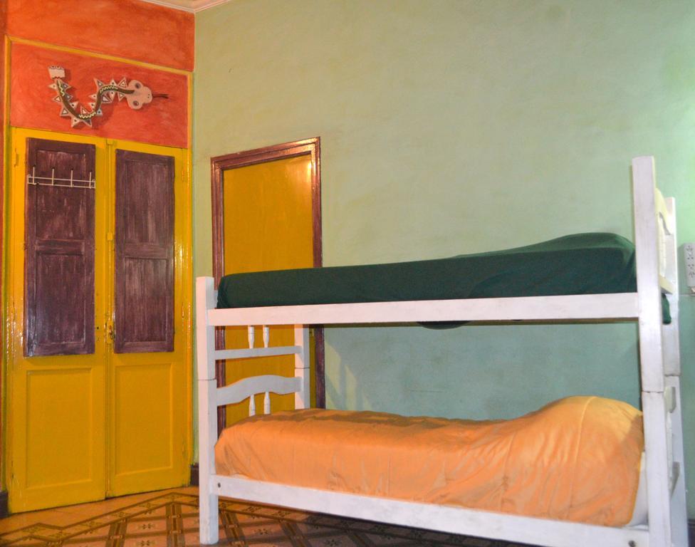 Casa Pueblo Hostel Capdevila Bilik gambar
